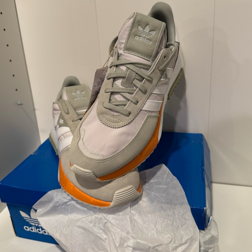 NEW IN BOX Adidas Originals Women's Retropy F2 Sneakers -Grey/White/Orange Sz 11